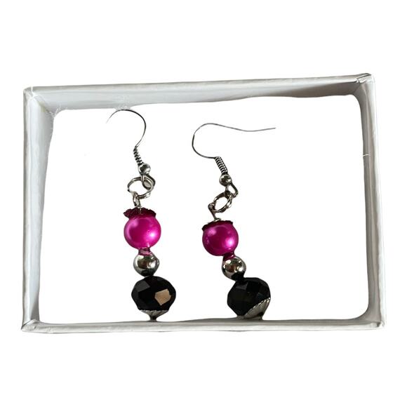 3/$15 Handmade Valentine's Day Women's Black and Pink Earrings - Picture 1 of 3